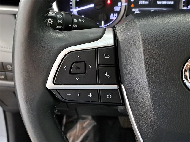 Used 2023 Toyota Highlander XLE image 24