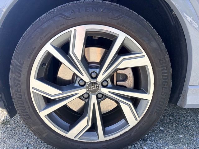 Certified 2024 Audi Q4 e-tron Prestige AWD/4WD image 5