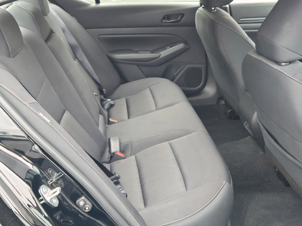 Used 2025 Nissan Altima 2.5 SV FWD image 11