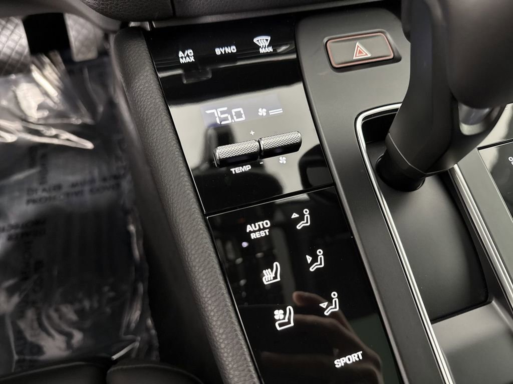 Certified 2025 Porsche Macan image 31
