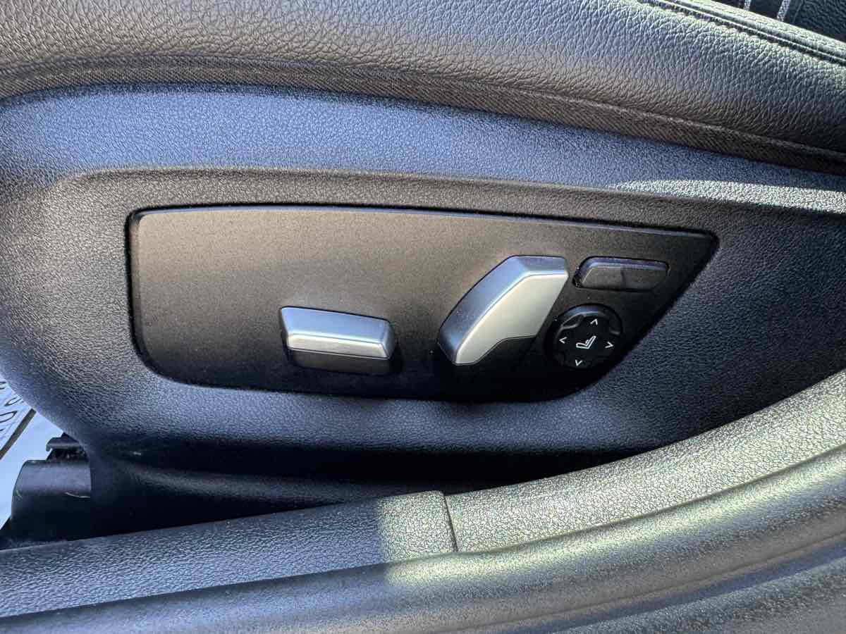 Used 2019 BMW 530i RWD image 25