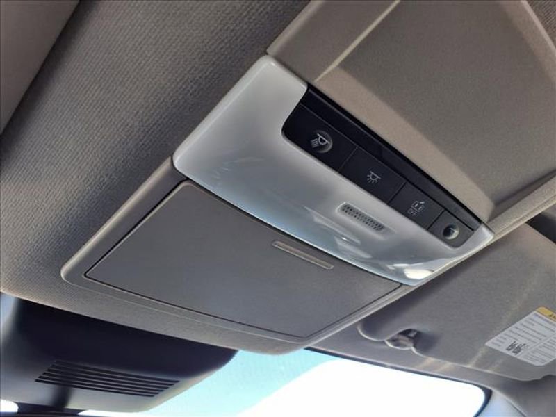 Used 2024 Nissan Sentra SV image 23