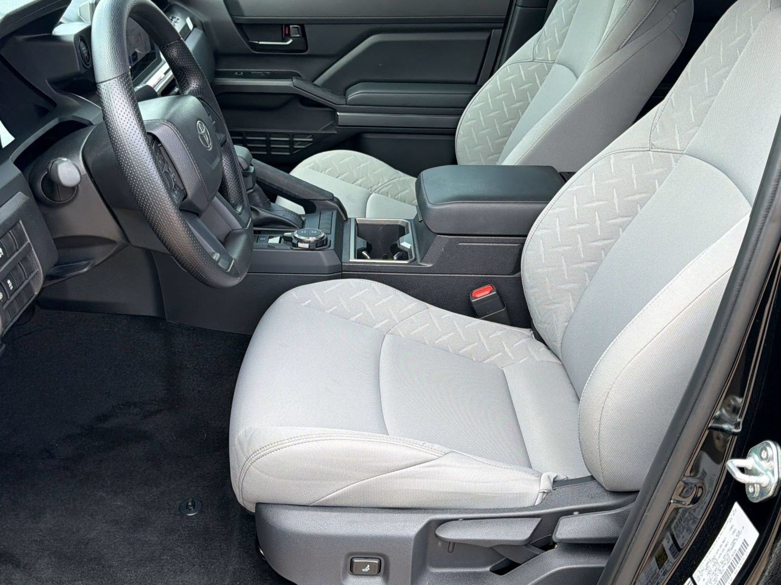Used 2025 Toyota Tacoma SR5 AWD/4WD image 5