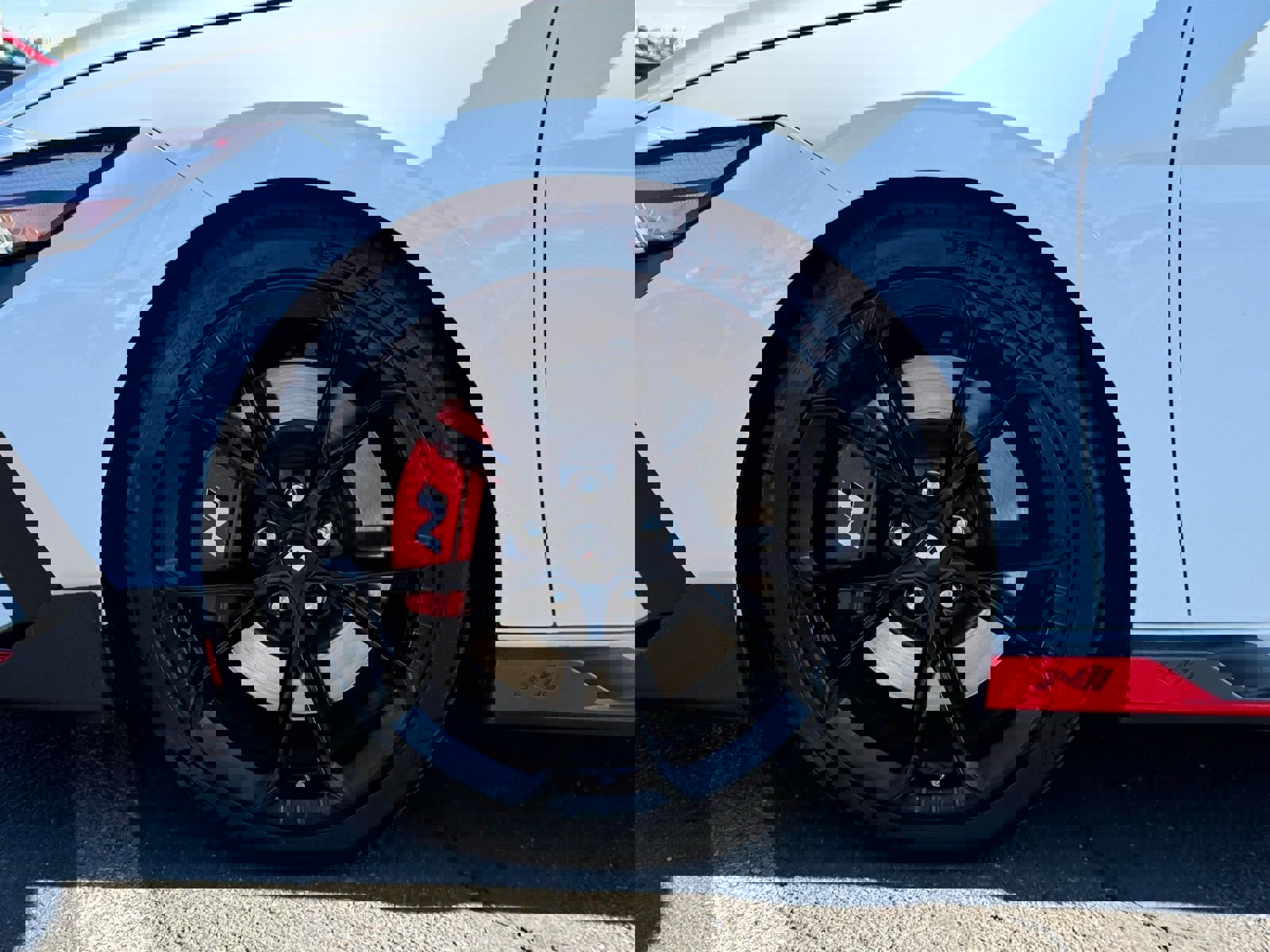 Used 2025 Hyundai Elantra N Base image 11