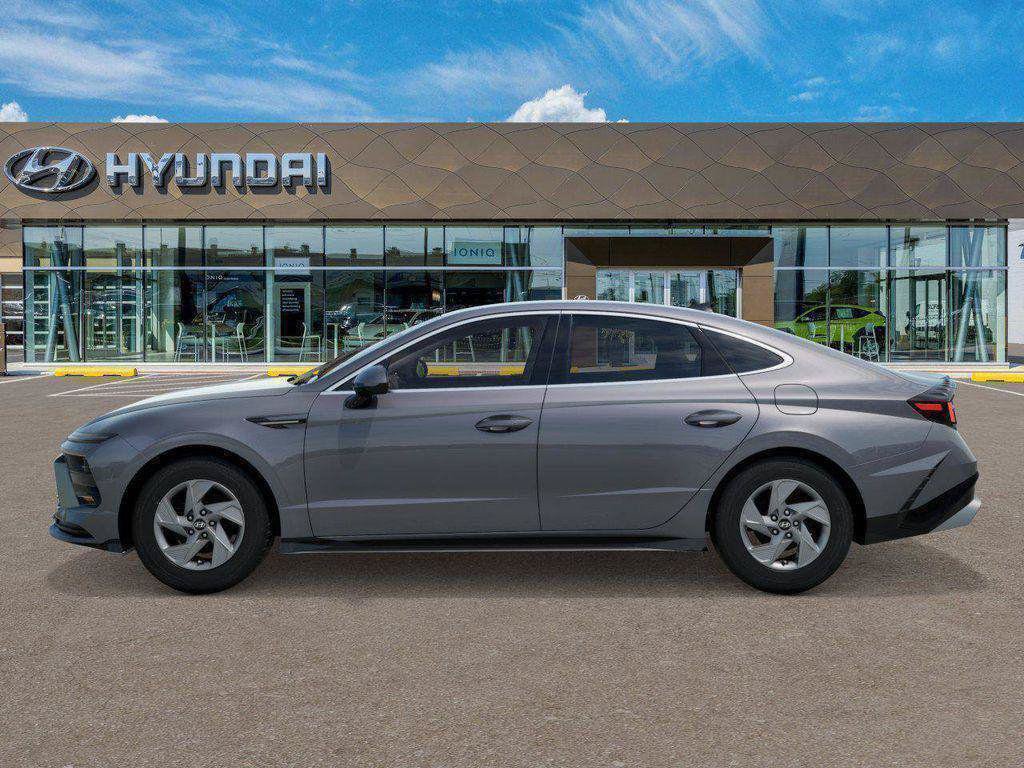 New 2026 Hyundai Sonata SE FWD image 3