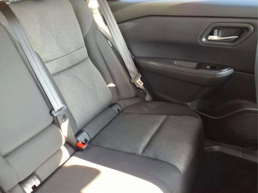 Used 2024 Nissan Rogue SV image 19