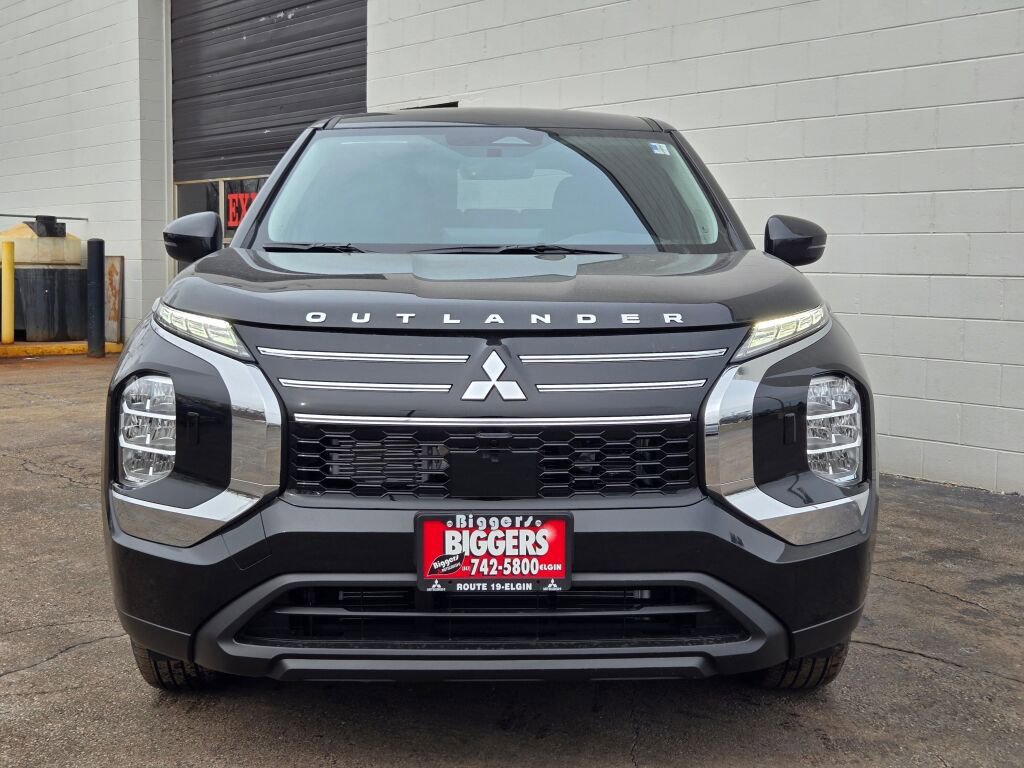 New 2026 Mitsubishi Outlander ES AWD/4WD image 2