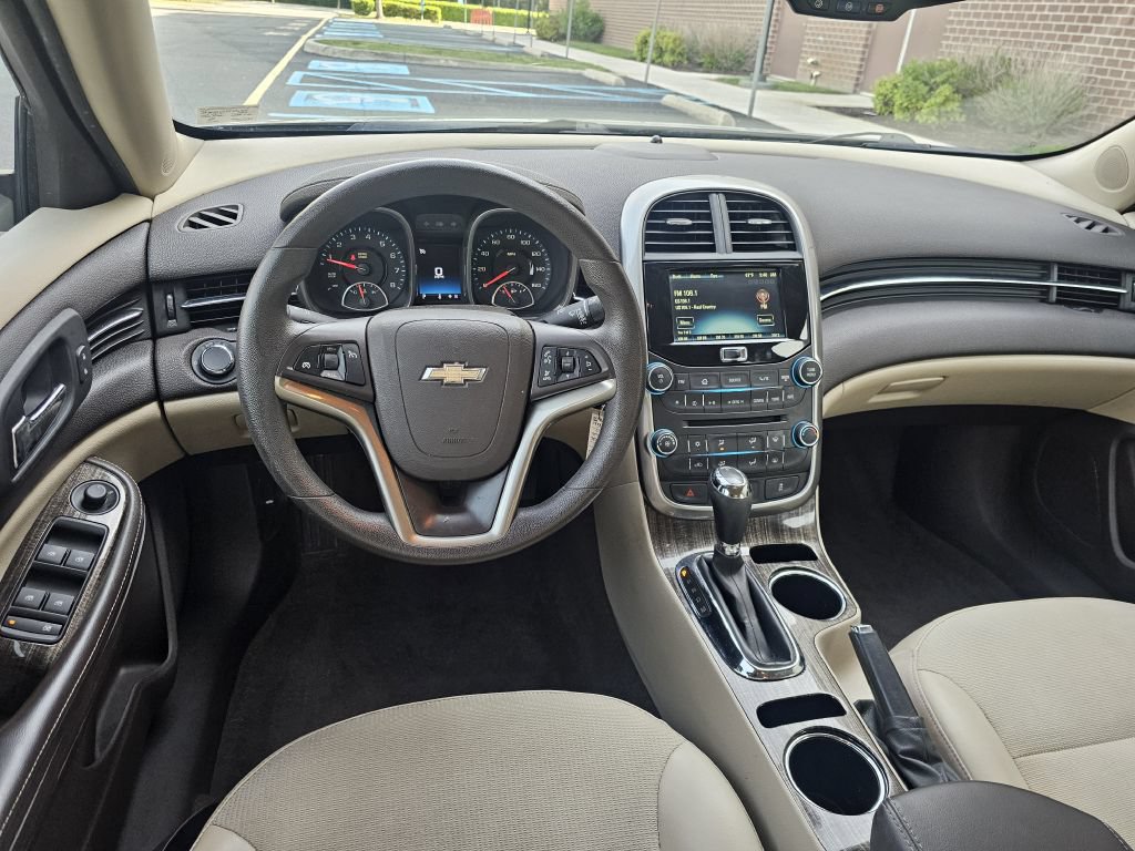Used 2015 Chevrolet Malibu LT w/ Power Convenience Package FWD image 13
