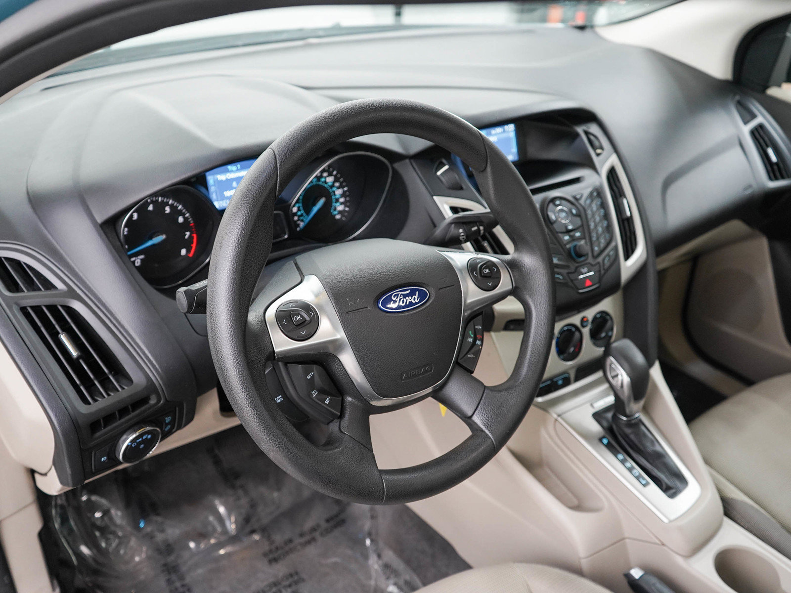 Used 2012 Ford Focus SE FWD image 19
