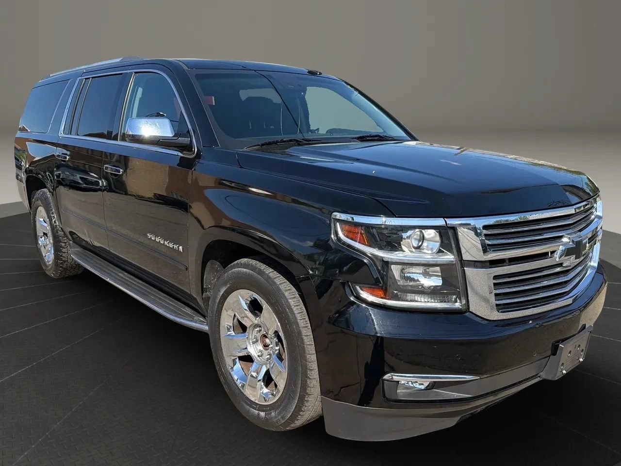 Used 2018 Chevrolet Suburban Premier AWD/4WD image 3