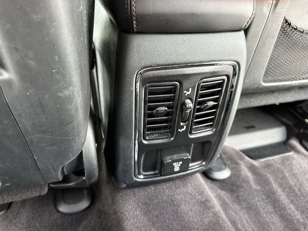 Used 2018 Jeep Grand Cherokee Altitude RWD image 37