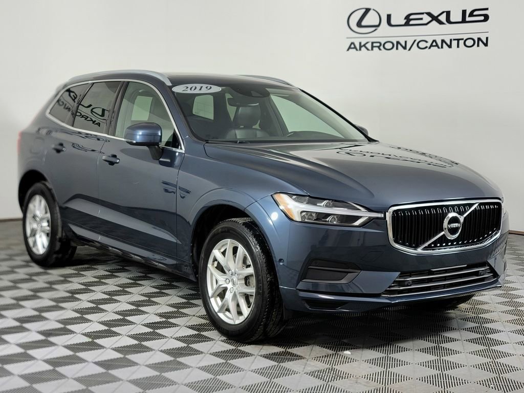 Used 2019 Volvo XC60 T5 Momentum w/ Premium Package image 2