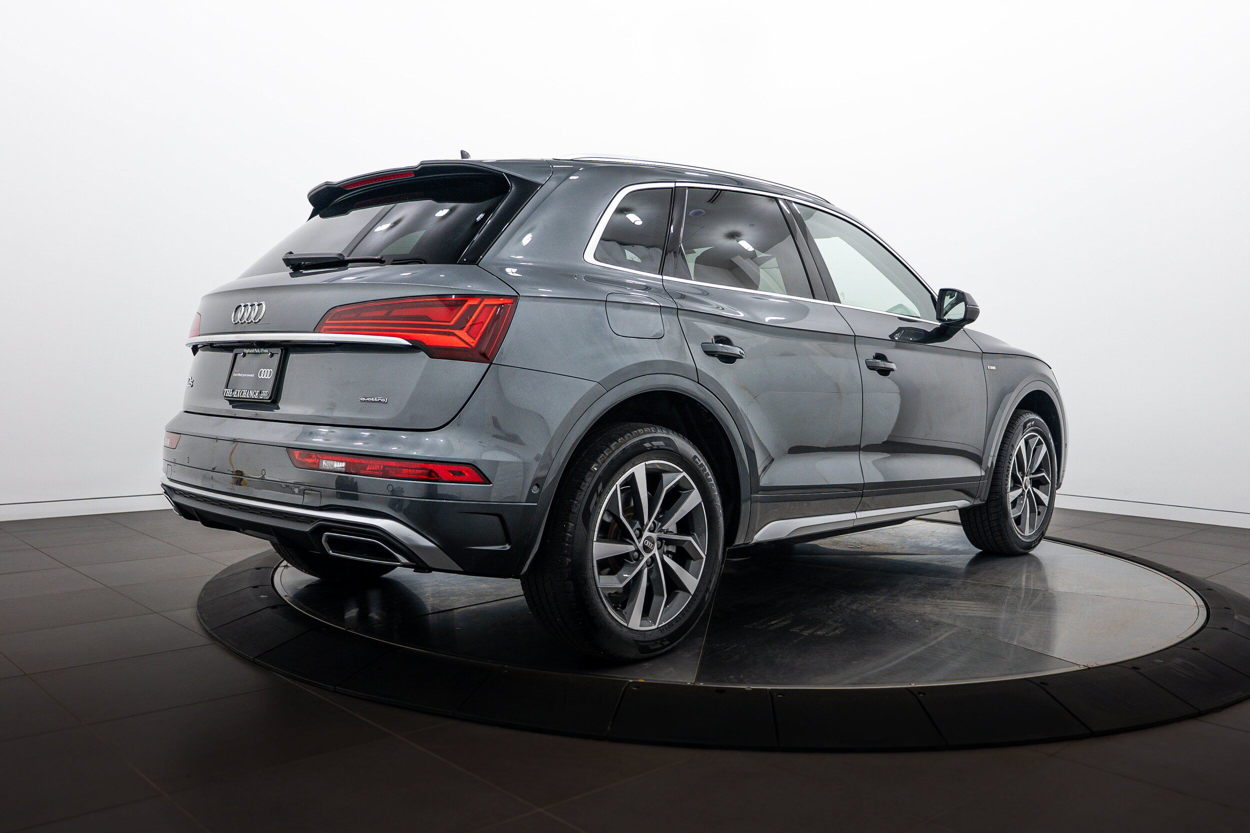 Certified 2023 Audi Q5 2.0T Prestige w/ Prestige Package AWD/4WD image 4