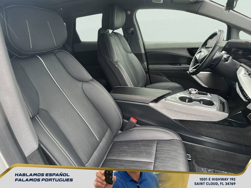 Used 2025 Cadillac Optiq Luxury 2 w/ LPO, Floor Liner Package AWD/4WD image 32