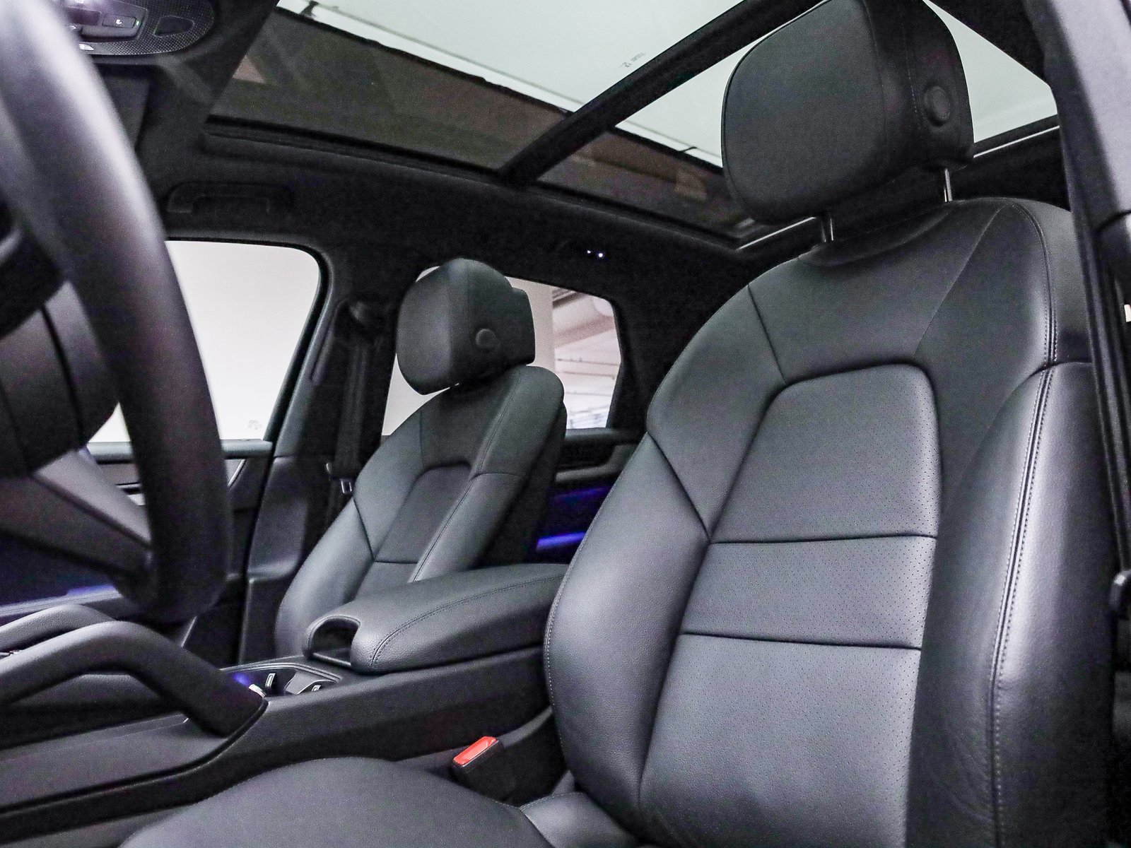 Certified 2025 Porsche Cayenne image 5