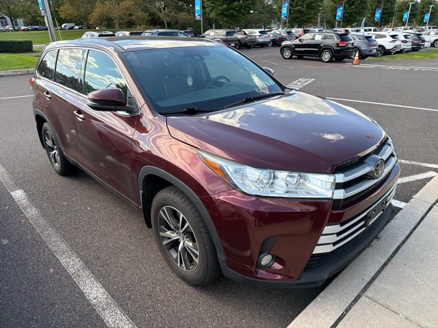 Used 2017 Toyota Highlander Plus AWD/4WD image 19