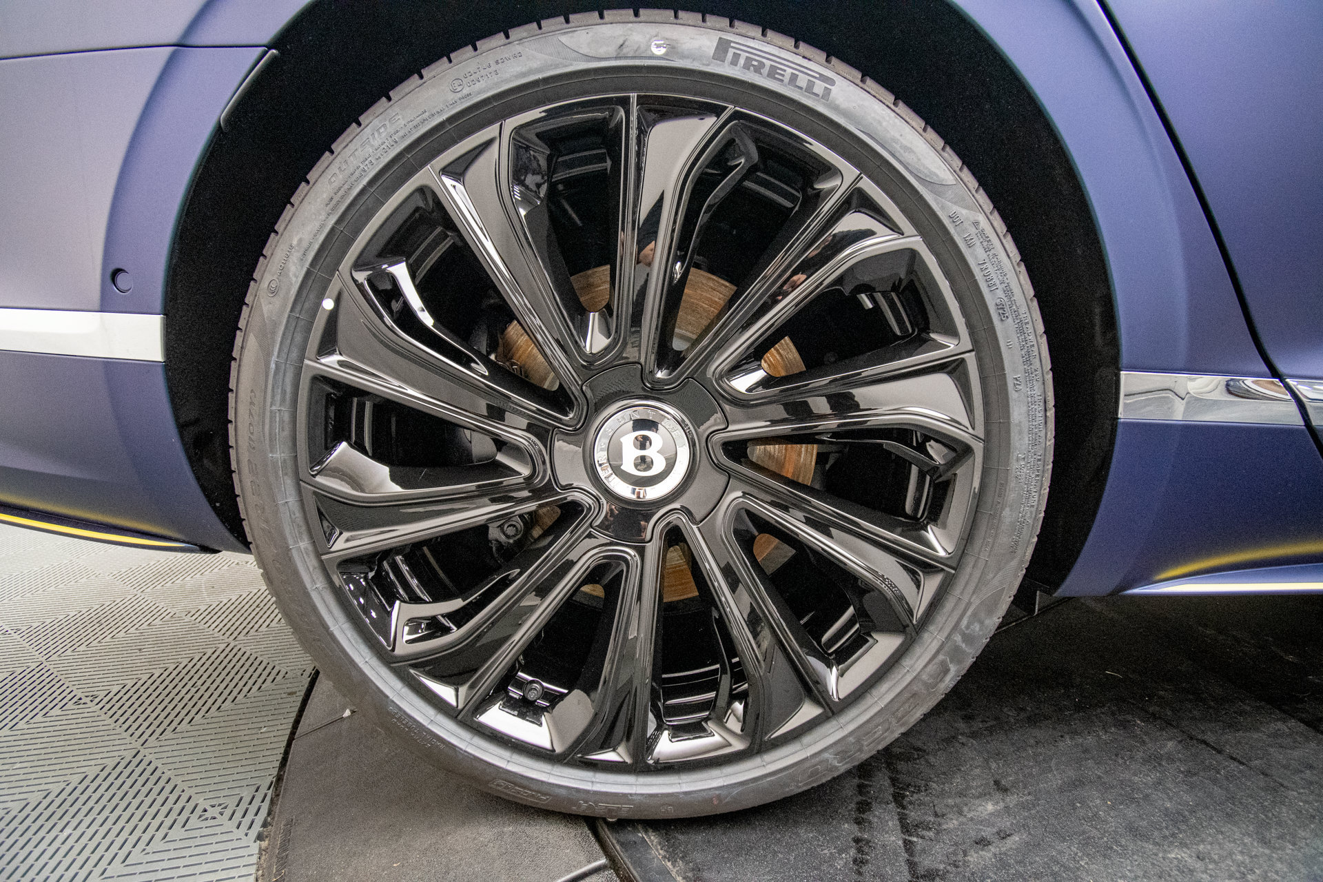 New 2026 Bentley Flying Spur Plug-In Hybrid AWD/4WD image 50