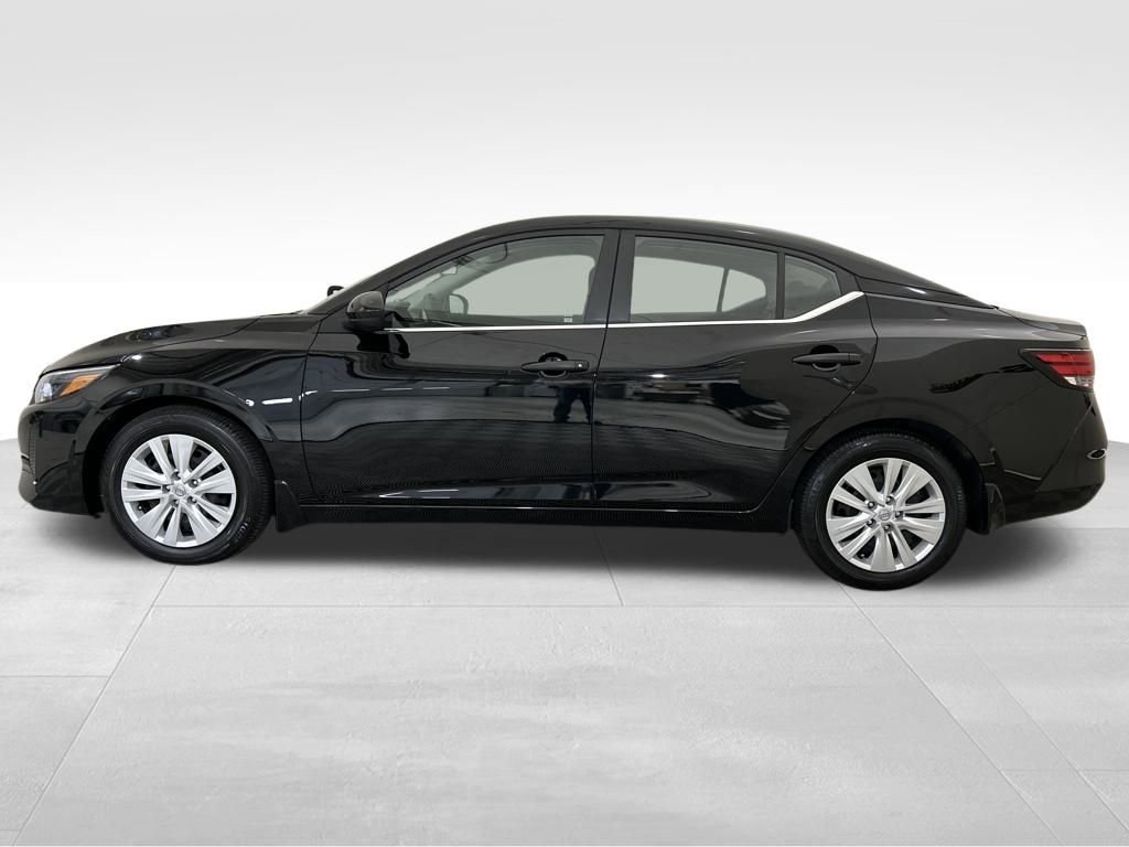 Used 2024 Nissan Sentra S image 2