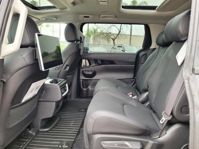 New 2026 Kia Carnival SX Prestige FWD image 7