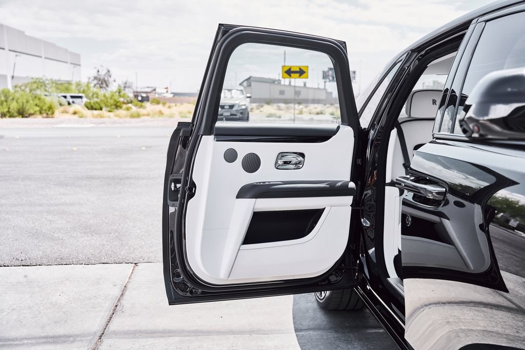 Used 2026 Rolls-Royce Ghost RWD image 25