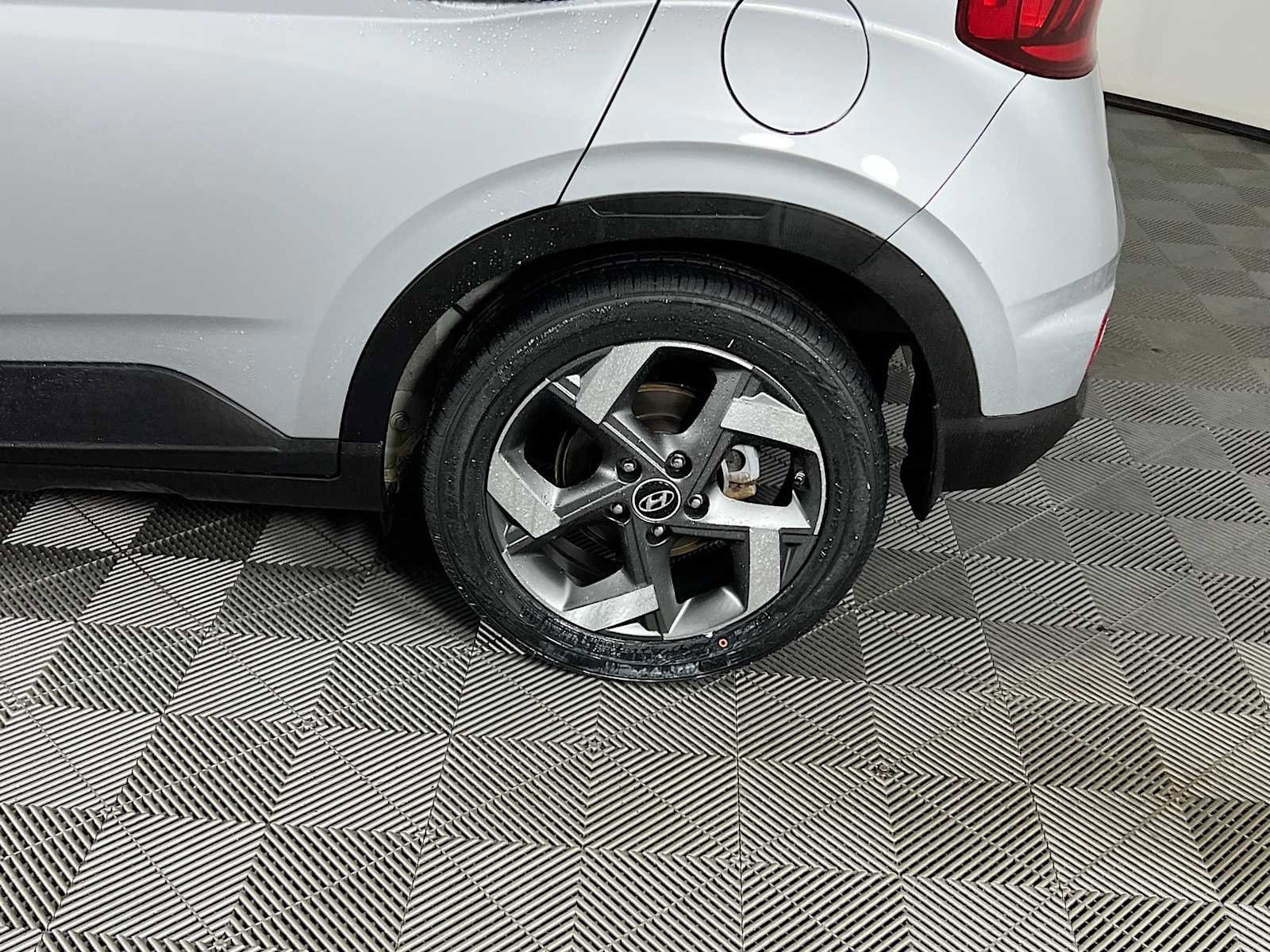 Certified 2023 Hyundai Venue SEL image 29