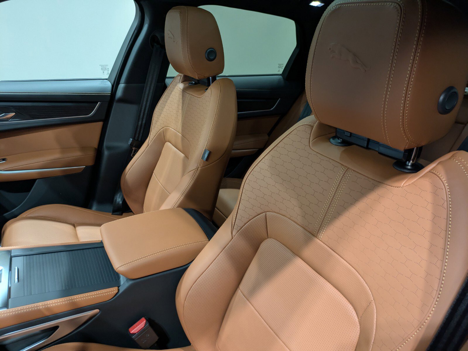New 2026 Jaguar F-PACE R-Dynamic S image 8