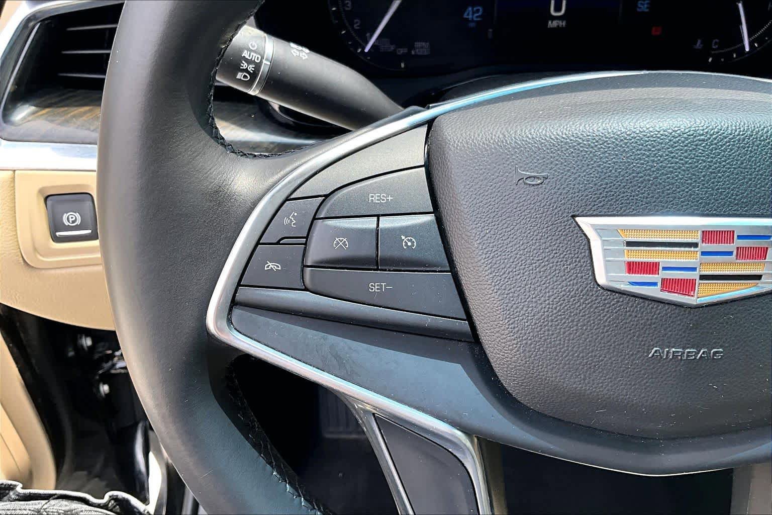 Used 2018 Cadillac XT5 FWD image 22