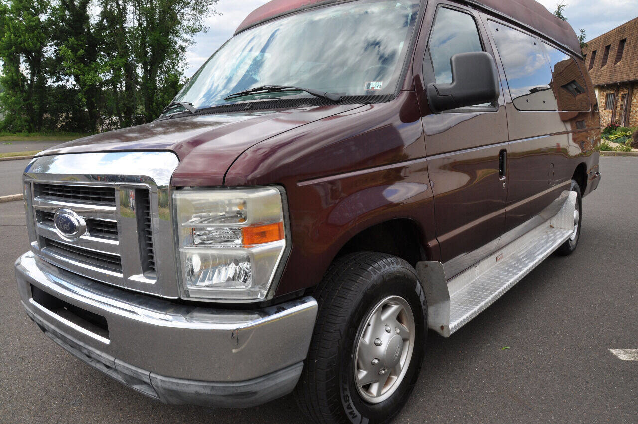 Used 2010 Ford E-350 and Econoline 350 XL image 3