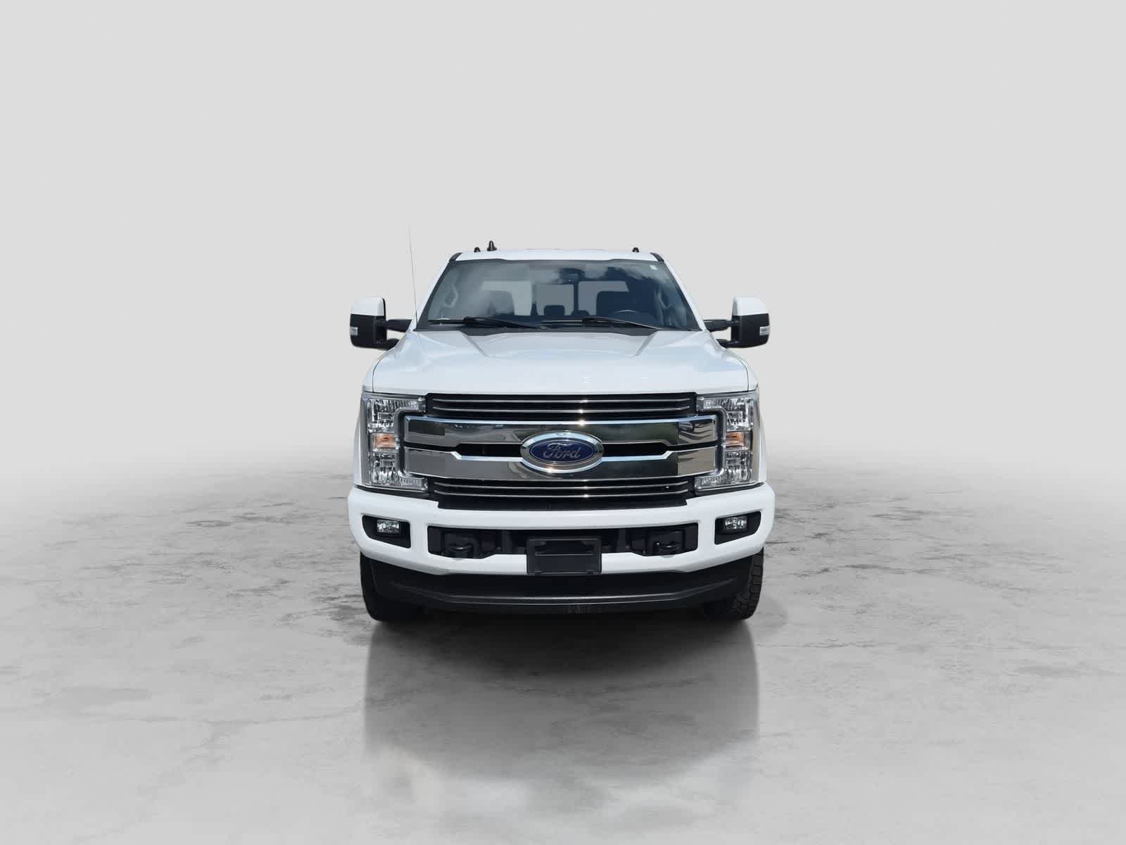Used 2019 Ford F250 Lariat w/ Lariat Value Package AWD/4WD image 3