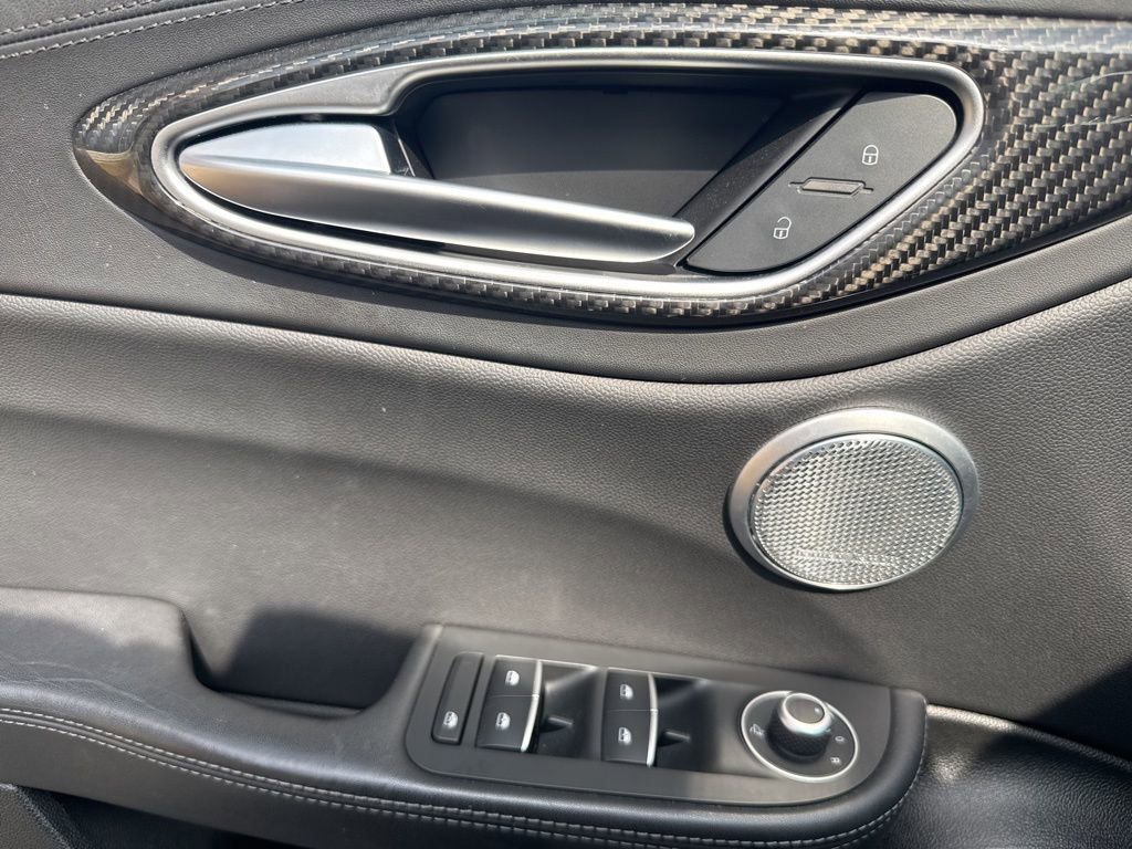 Used 2018 Alfa Romeo Giulia Quadrifoglio image 27