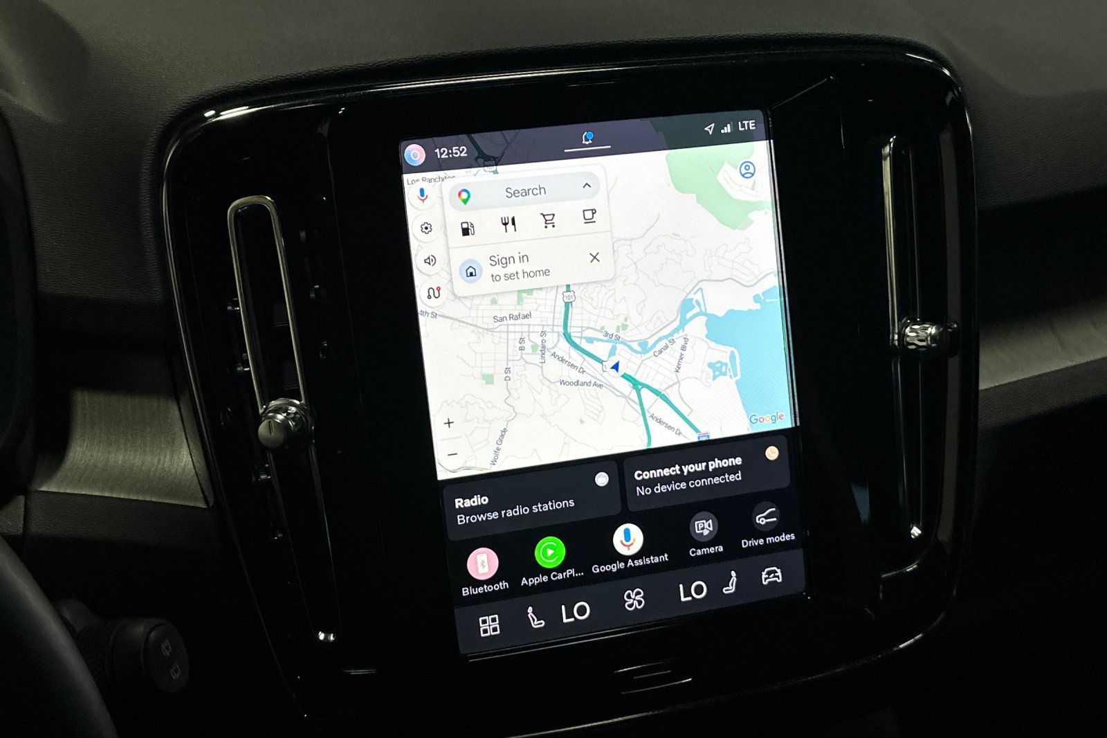 Certified 2025 Volvo XC40 B5 Ultra AWD/4WD image 22