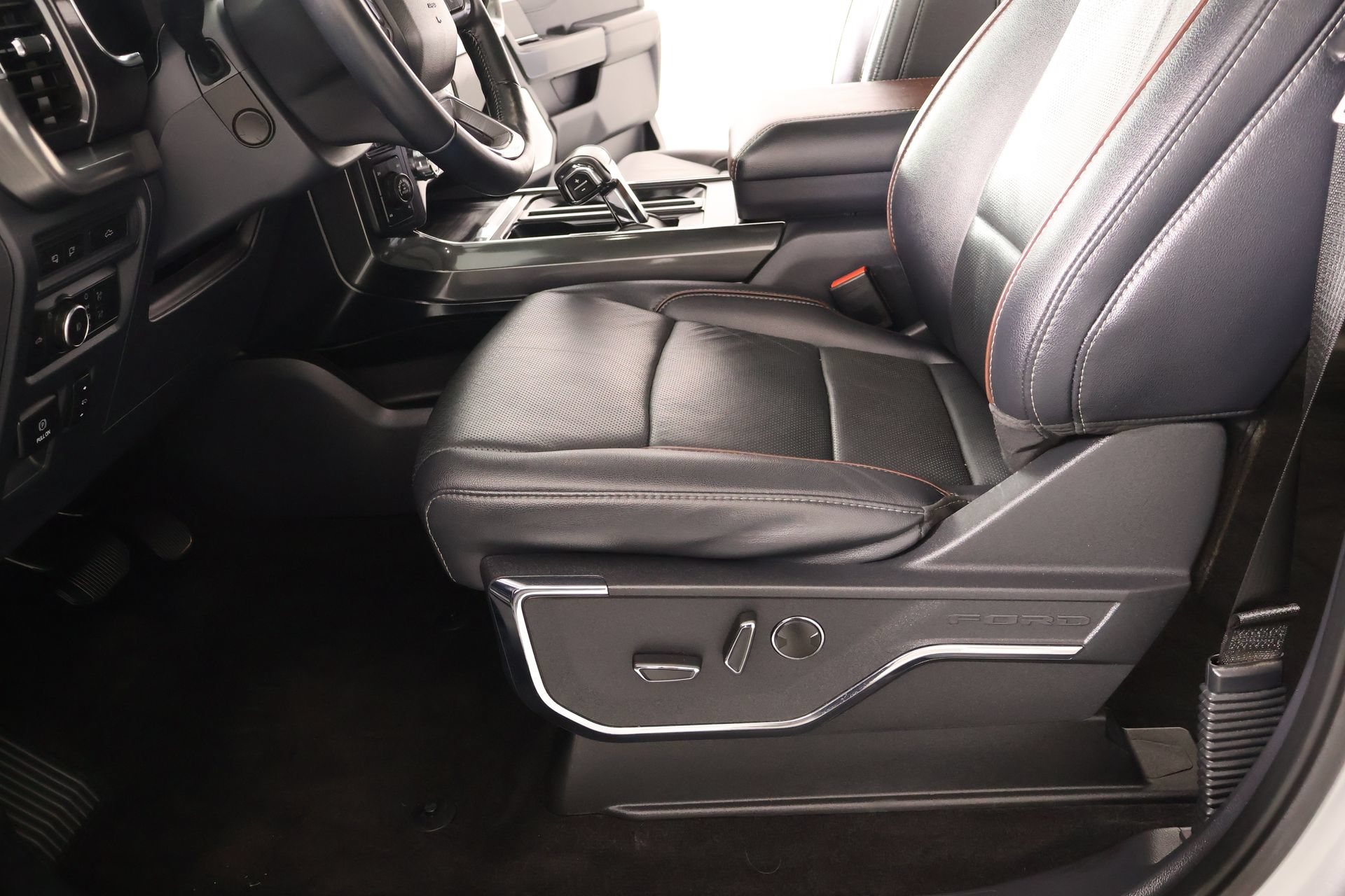 Used 2022 Ford F150 Lariat w/ Equipment Group 502A High AWD/4WD image 13