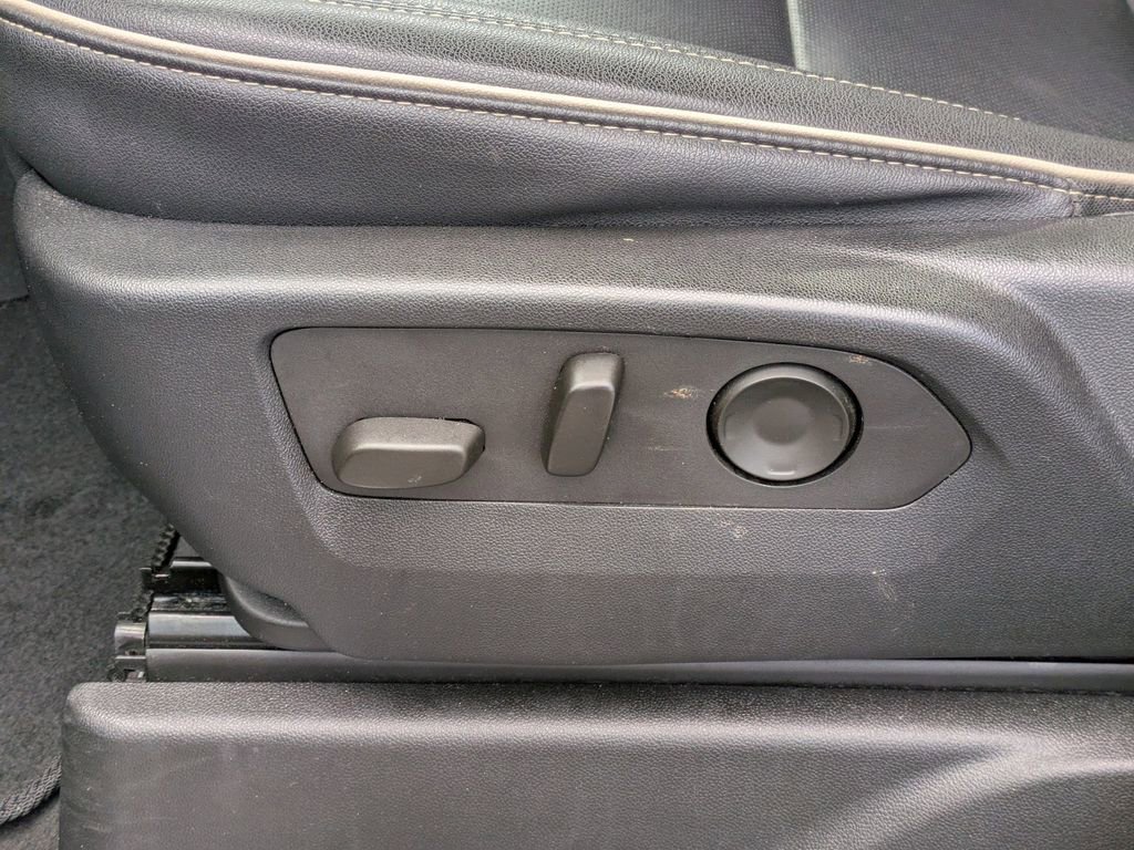 Certified 2024 Chevrolet Suburban Premier image 23