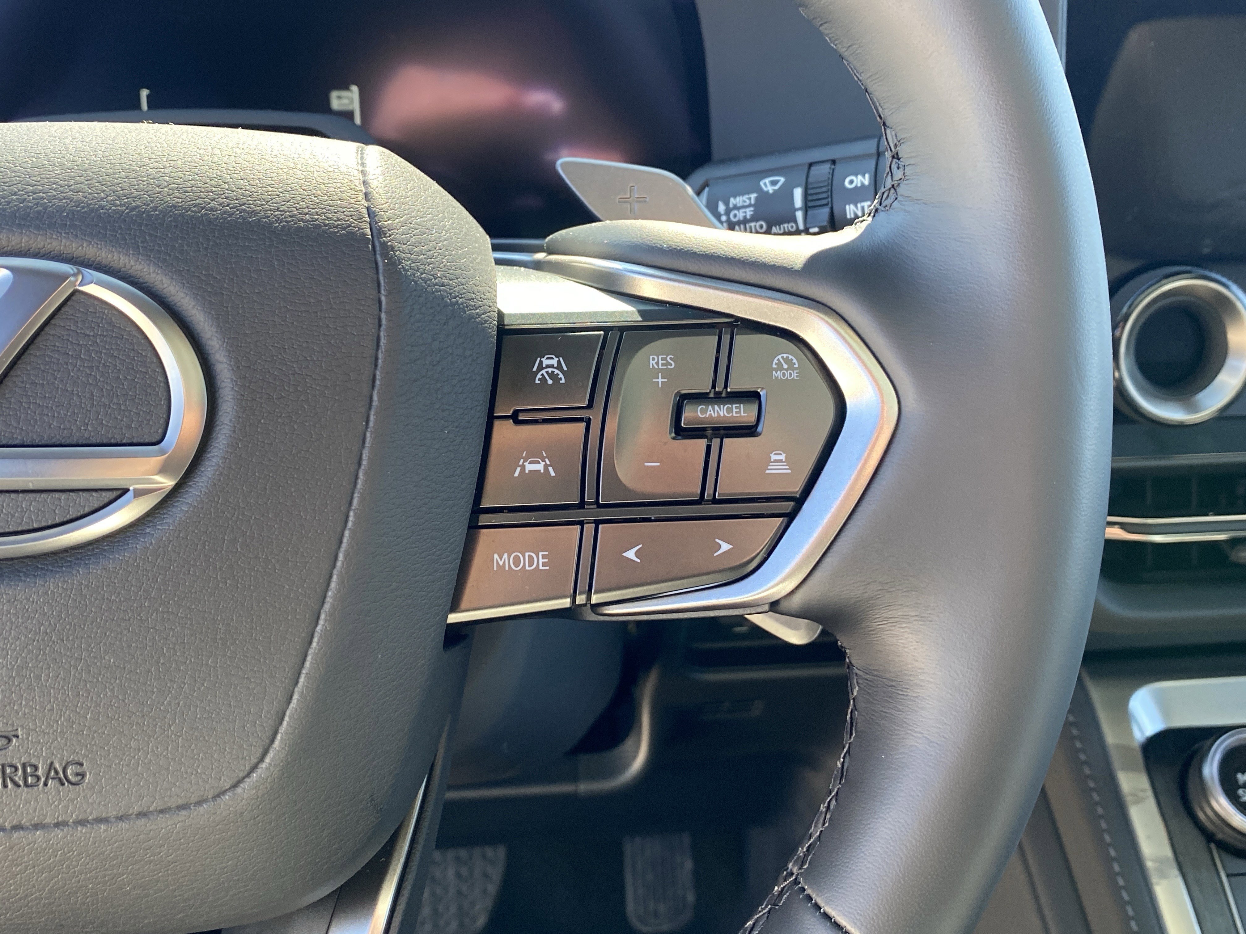 Used 2025 Lexus GX 550 w/ Accessory Package (2T) AWD/4WD image 35