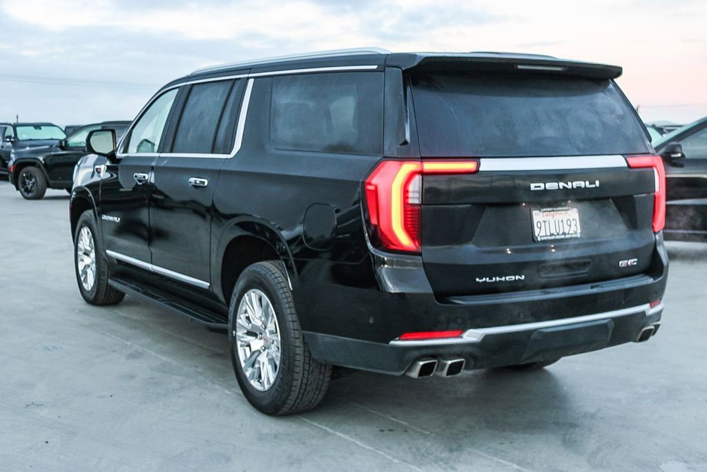 Used 2025 GMC Yukon XL Denali image 7