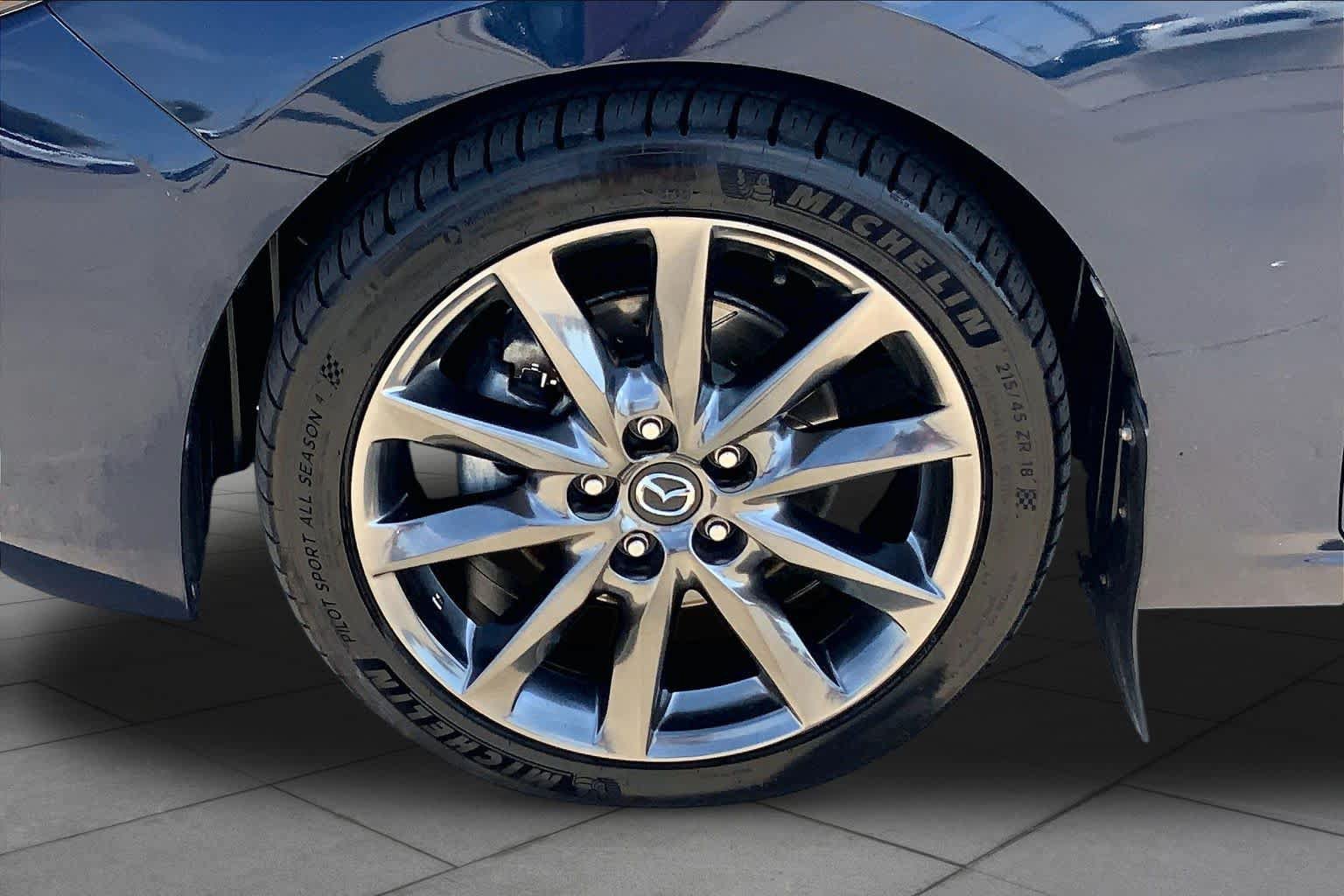 Used 2018 MAZDA MAZDA3 Grand Touring FWD image 10