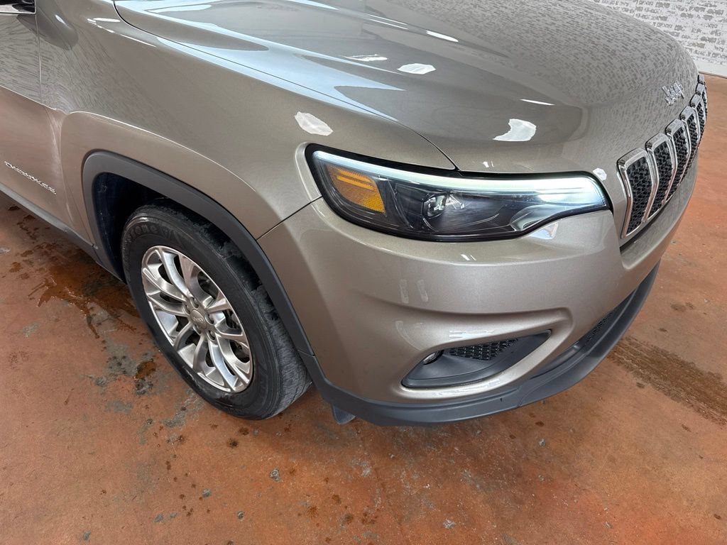 Used 2019 Jeep Cherokee Latitude Plus w/ Comfort/Convenience Group FWD image 9