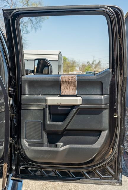 Used 2019 Ford F250 Lariat w/ Lariat Ultimate Package AWD/4WD image 37