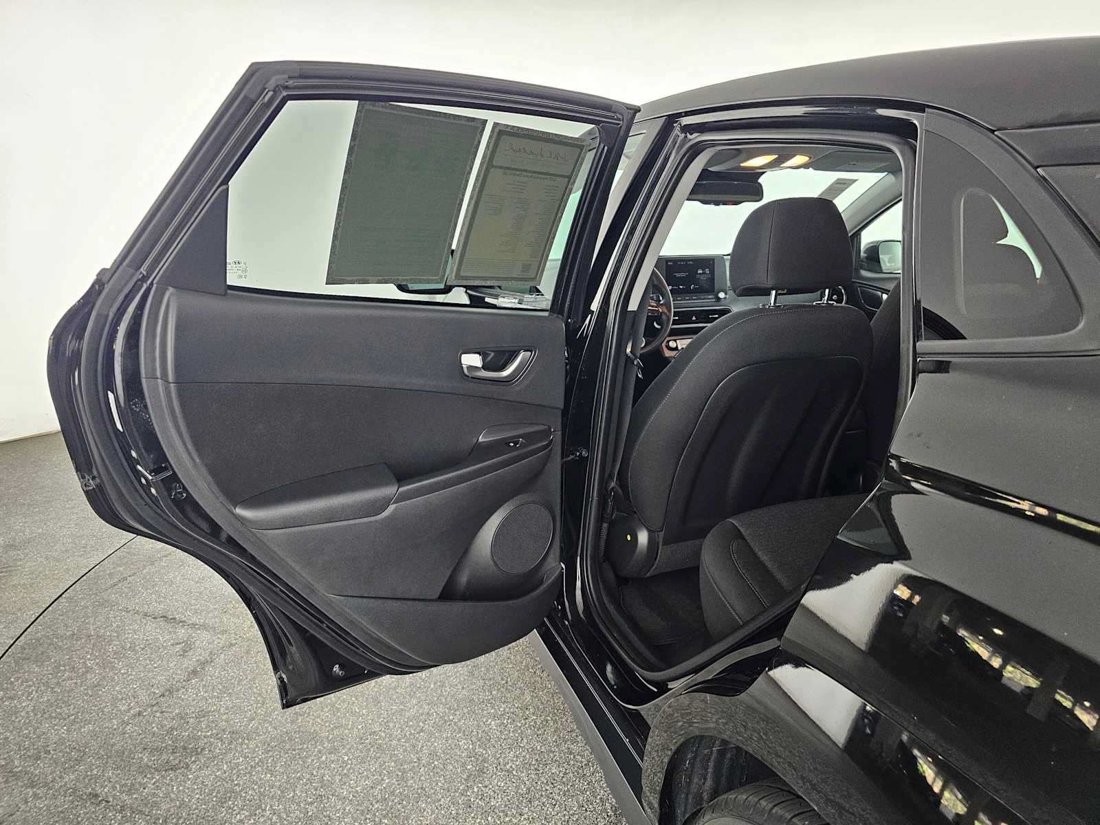 Used 2023 Hyundai Kona SE w/ Cargo Package FWD image 15