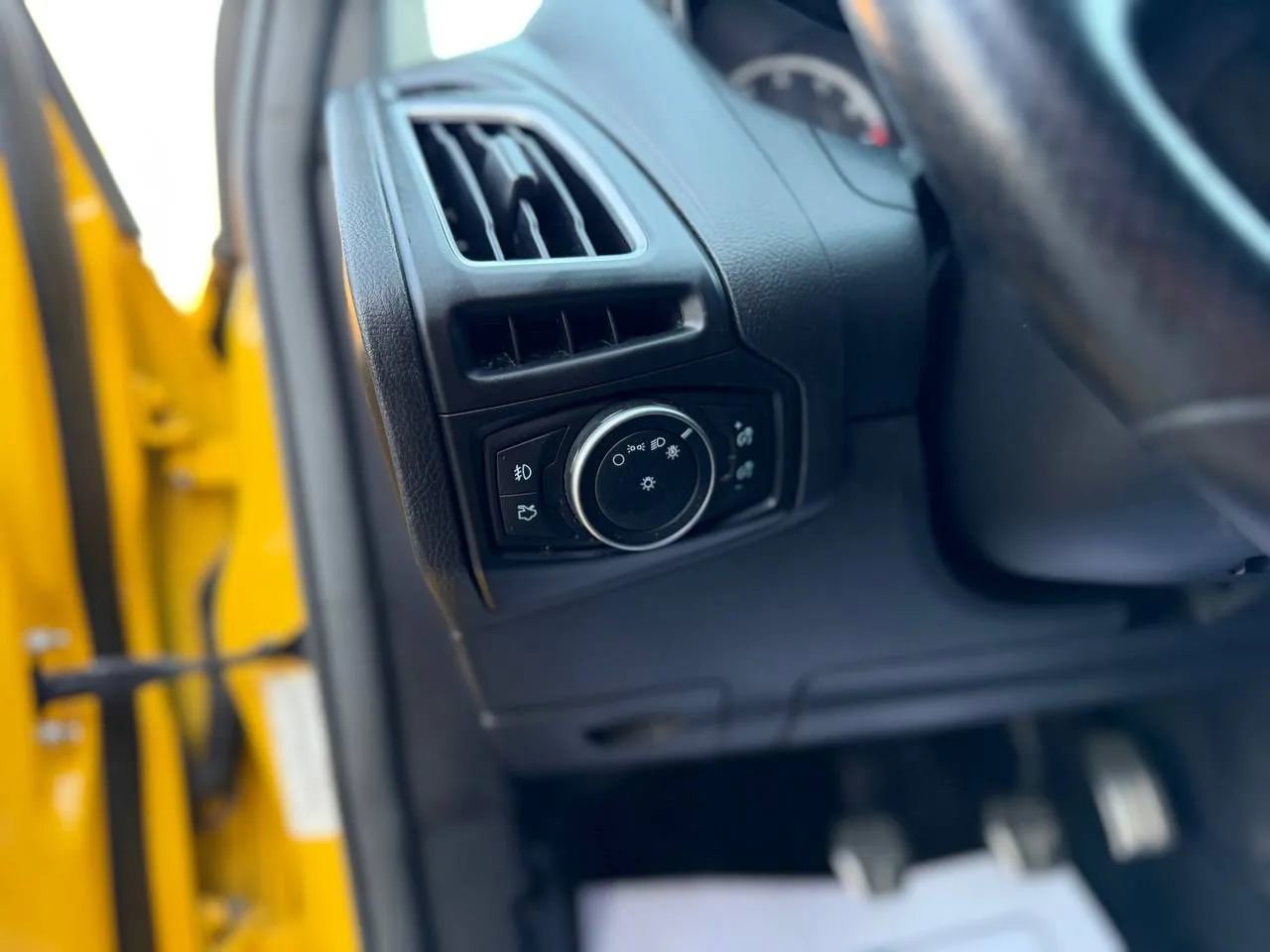 Used 2017 Ford Focus ST image 38