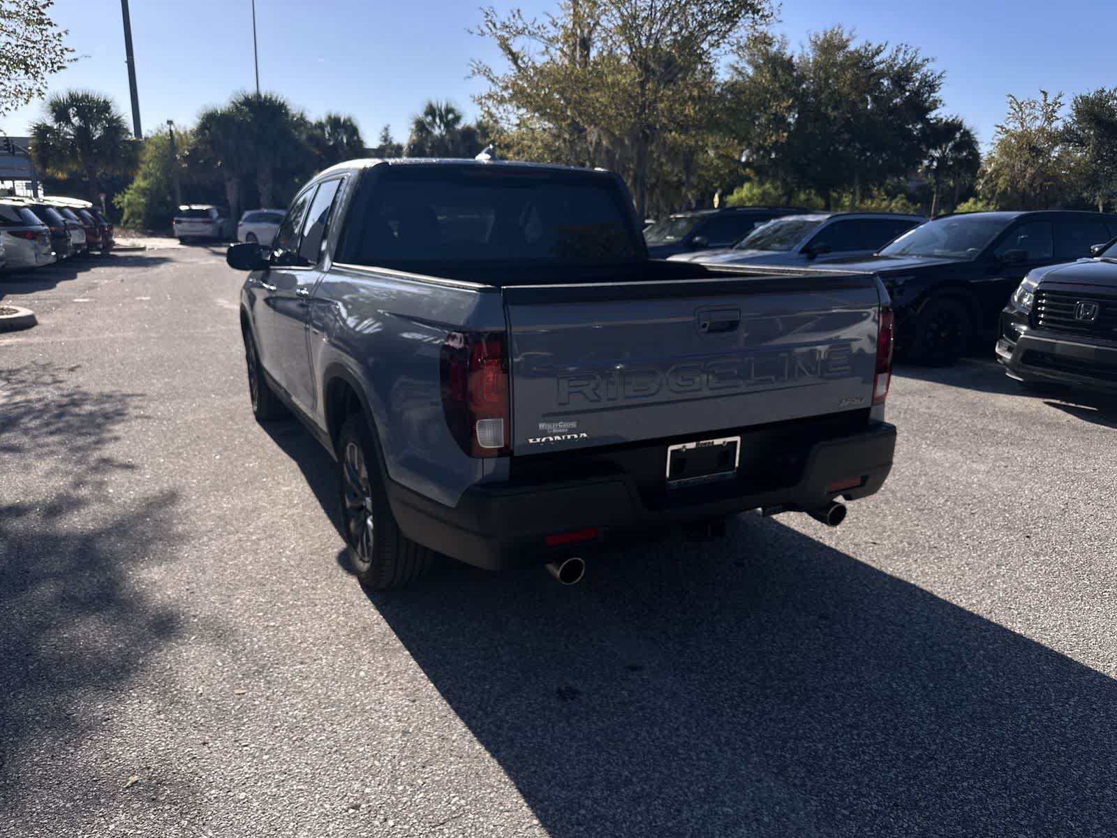 Used 2025 Honda Ridgeline Sport image 4