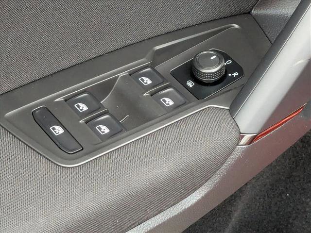 Used 2019 Volkswagen Tiguan S w/ Driver Assistance Package image 12