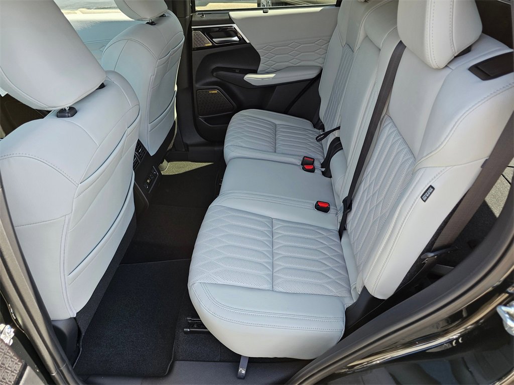 New 2025 Mitsubishi Outlander AWD image 5