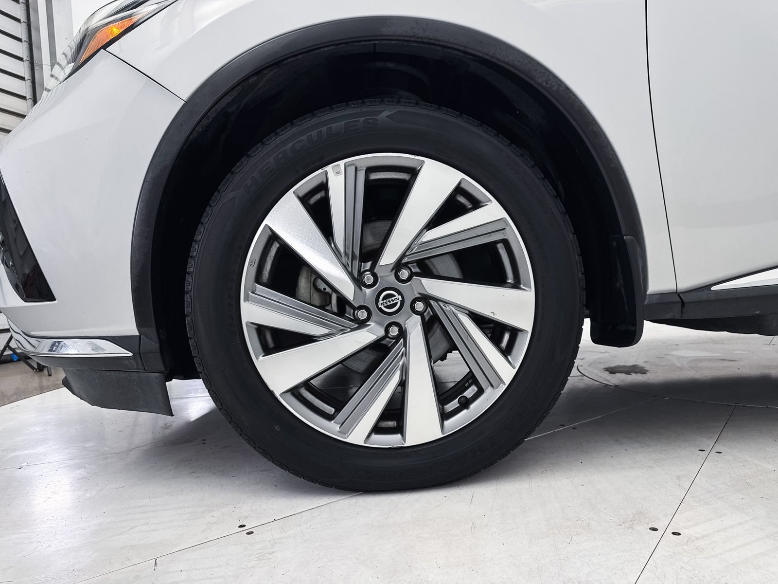 Used 2020 Nissan Murano SL w/ Moonroof Package FWD image 14