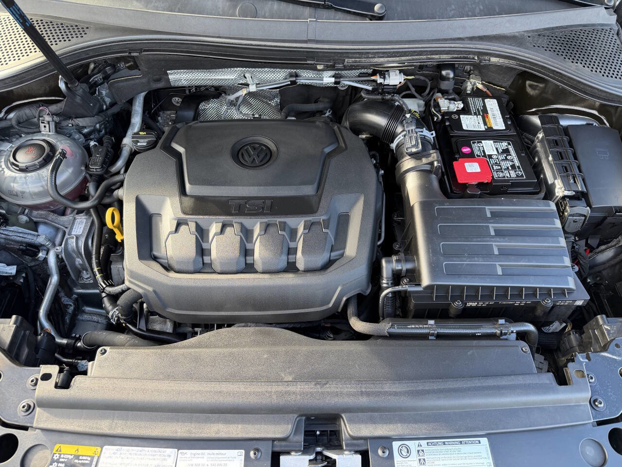 Used 2019 Volkswagen Tiguan SEL Premium w/ 3rd Row Seat Package image 17