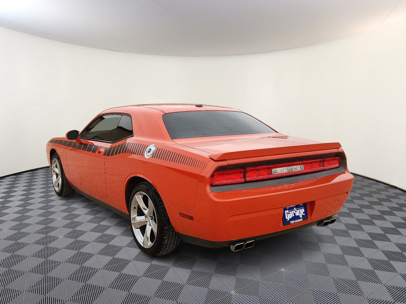Used 2010 Dodge Challenger R/T RWD image 3