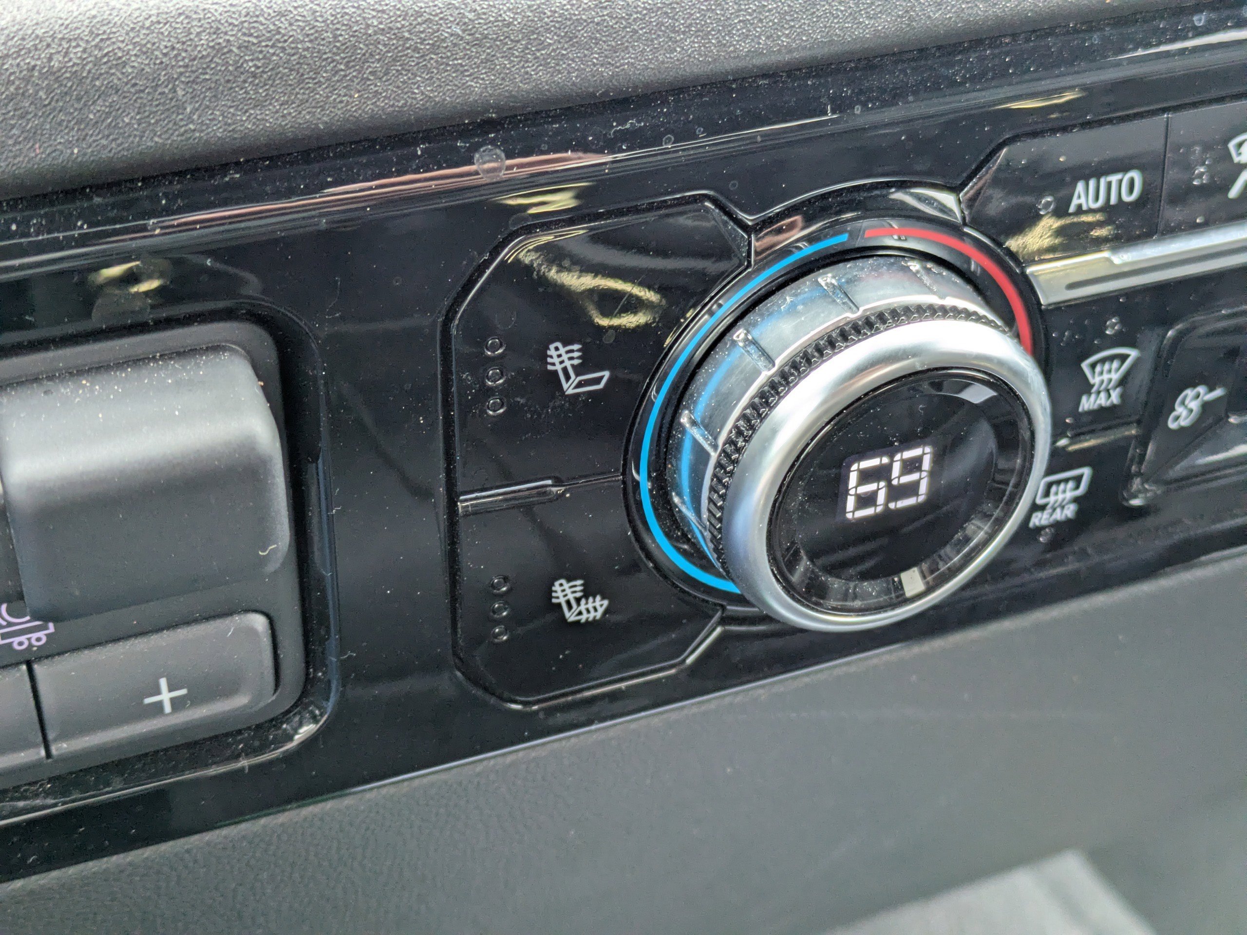 Certified 2025 GMC Sierra 1500 SLT AWD/4WD image 24