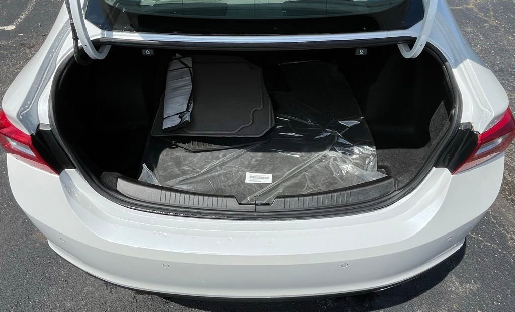 Certified 2016 Chevrolet Malibu Premier w/ Driver Confidence Package II FWD image 4