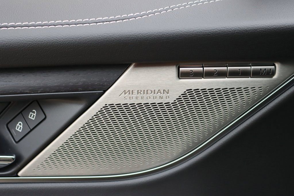 Used 2026 Jaguar F-PACE R-Dynamic S image 12