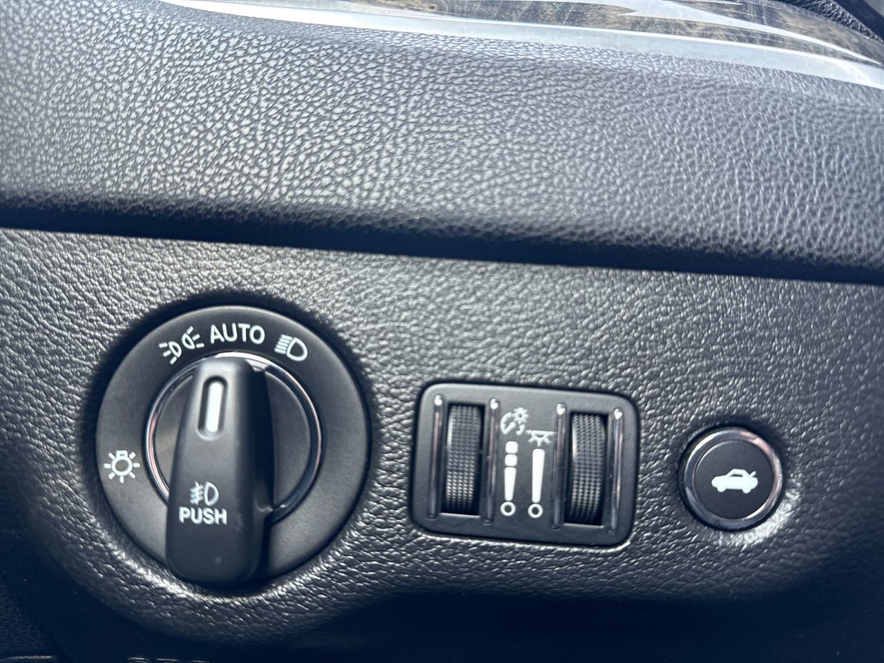 Used 2023 Chrysler 300 Touring L w/ Popular Equipment Group image 15